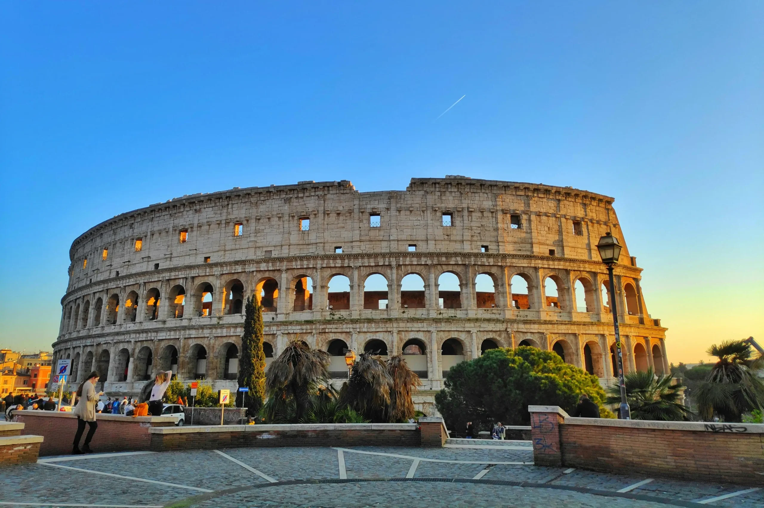 Colosseum Rome Italy - Italy Tour Package by Travel On Call - Image by Zhar Muhammedu on pexels