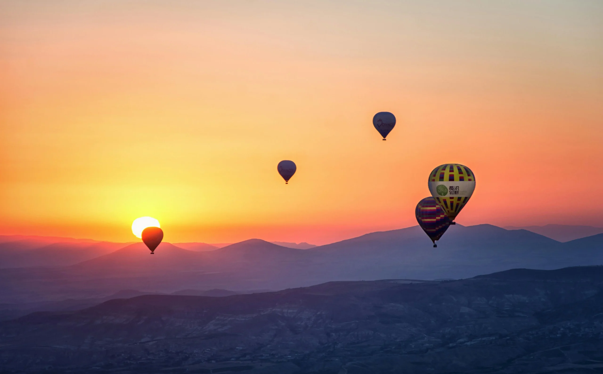 Hot Air Balloon in Cappadocia Turkey -Turkey Tour Package by Travel On Call - Image by snapwire on pexels